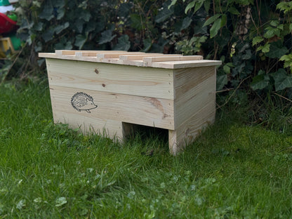 Igelhaus Kiefer Massivholz Handgemacht Natur Outdoor Garten Holzschutz Umweltfreundlich